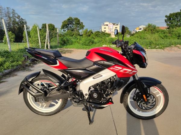 ใช้เพียง 3 พันkm. Bajaj Pulsar NS 200 FI ABS จดทะเบียนปี 2023 ครับ รูปที่ 1