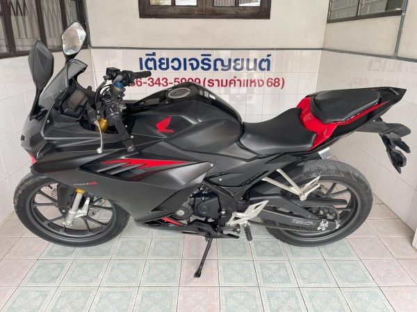 CBR150R ABS สภาพซื้อจอด ใช้งานน้อย มีรับประกัน เครื่องดี ศูนย์ดี ชุดสีสวย รถมือเดียว เอกสารครบ วิ่ง9000 ปลายปี65 รูปที่ 3