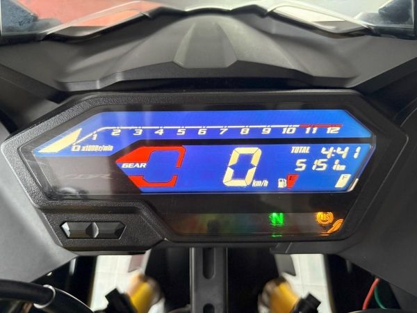 CBR150R ABS สภาพซื้อจอด ใช้งานน้อย มีรับประกัน เครื่องดี ศูนย์ดี ชุดสีสวย รถมือเดียว เอกสารครบ วิ่ง5000 กลางปี66 รูปที่ 4
