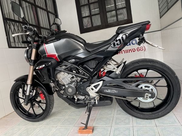 CB150R สมุดคู่มือครบ ไม่เคยล้ม สภาพซื้อจอด รถพร้อมใช้งาน เครื่องดี ศูนย์ดี เอกสารครบ ออกง่าย ไม่ต้องค้ำ วิ่ง8000 กลางปี62 รูปที่ 6