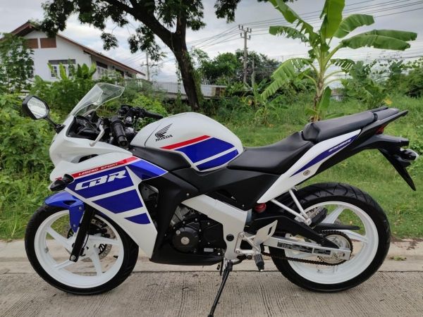 ใช้เพียง 9  พัน km.  Honda Cbr 150r รูปที่ 6