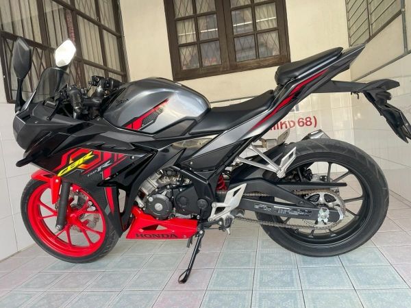 CBR150R ABS รถมือเดียว ดูแลดี สภาพพร้อมใช้ เครื่องแน่น ชุดสีสวย ถังไม่บุบ ผ่อนได้ จัดส่งได้ทั่วไทย วิ่ง8000 ปลายปี64 รูปที่ 6