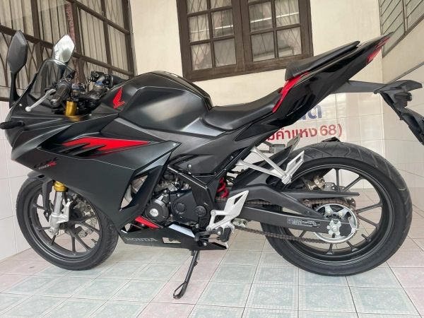 CBR150R ABS ผ่อนได้ ไม่ต้องค้ำ มีประกัน มีเก็บปลายทาง เอกสารครบ สภาพใสกริ๊บ ชุดสีไร้ริ้วรอย เครื่องเดิม วิ่ง6000 ปลายปี65 รูปที่ 6