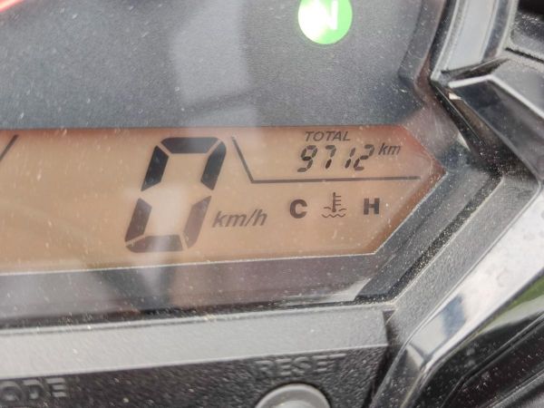 ใช้เพียง 9  พัน km.  Honda Cbr 150r รูปที่ 7