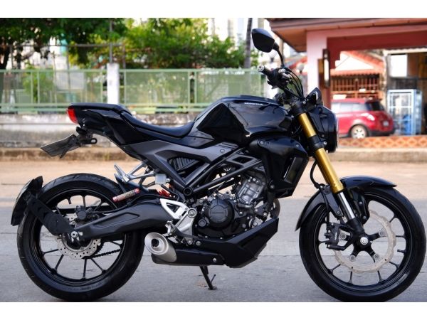 Cb150 2018 วิ่ง12000โล  รถบ้านเดิมๆ เครื่องดี มีเล่มชุดโอนครบ