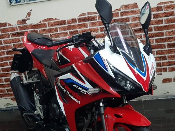 รูปของ All New CBR150 2020 สีแดงดำ ท็อปเบลก ABS