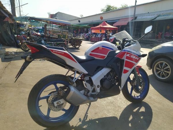 ขายcbr150ปี sportlegend ไมล์น้อย 14xxx เอกสารพร้อมโอน รูปที่ 0