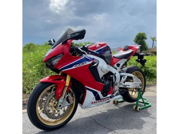 Honda CBR1000RR SP รูปที่ 0