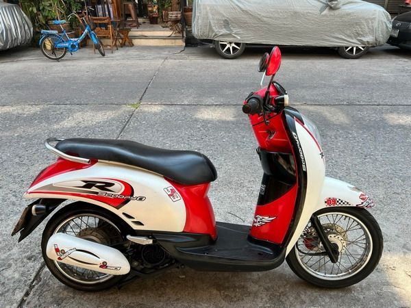 ขาย Scoopy i หัวฉีด สวยสด เครื่องดีเยี่ยม ได้ไปไม่ต้องทำอะไรเลยใช้ยาวๆ ราคา 17500 บาท