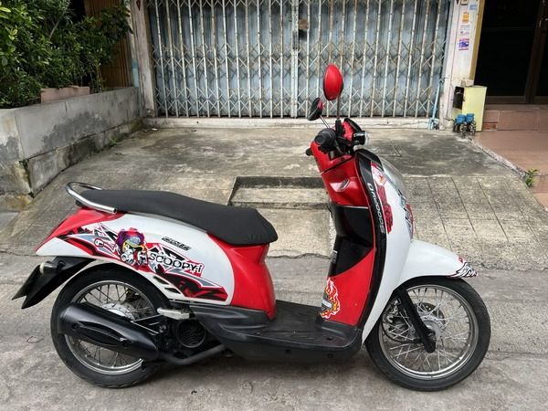 ขาย Scoopy i หัวฉีด สวยสด เครื่องดีเยี่ยม ได้ไปไม่ต้องทำอะไรเลยใช้ยาวๆ ราคา 16500 บาท