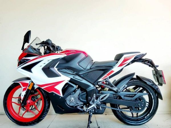 Bajaj Pulsar RS200 ABS ปี2022 โฉมใหม่ล่าสุด  สภาพเกรดA 2582 กม. เอกสารครบพร้อมโอน