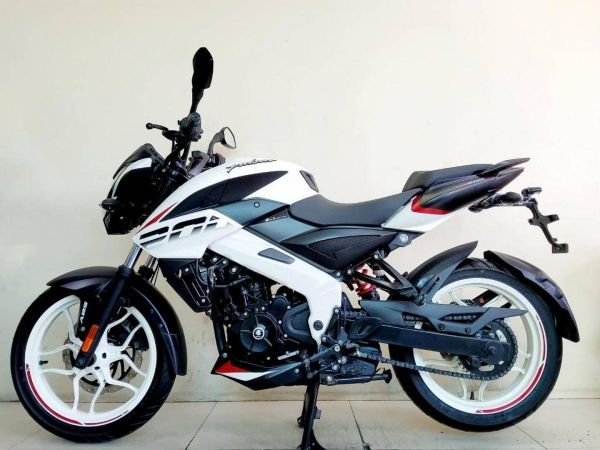 Bajaj Pulsar ns200 abs ปี2023 สภาพเกรดA 1378 km เอกสารครบพร้อมโอน