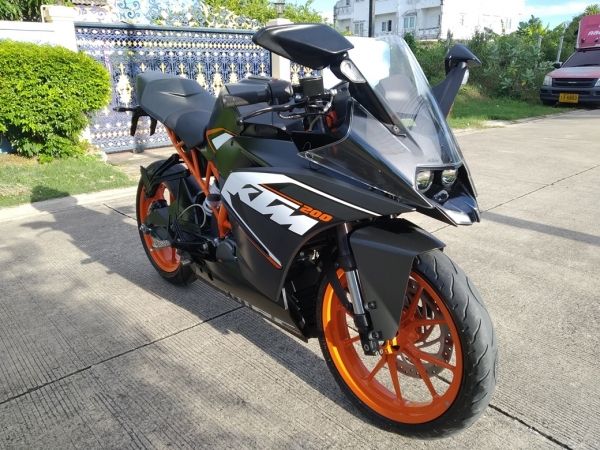 ขาย ใช้เพียง 2 พันkmแท้. ลดราคา KTM RC200 ใหม่กิ๊ก รูปที่ 1