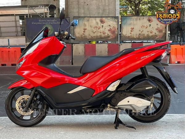 pcx 2018 ตัวรถโฉมปี 2020 เครื่องยนต์เดิมๆ ชุดข้างเดิมๆ ชุดสีใหม่กริบ สภาพสวย รูปที่ 1