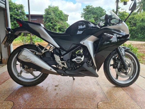 CBR 250R รุ่นปี 2011 ตัวท็อป รุ่นแรก รูปที่ 1