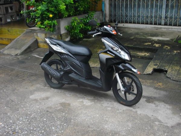 ขาย Honda Click 110i หัวฉีด ล้อแม็ก สวยเข้ม เครื่องดี ราคา 15000 บาท รูปที่ 1