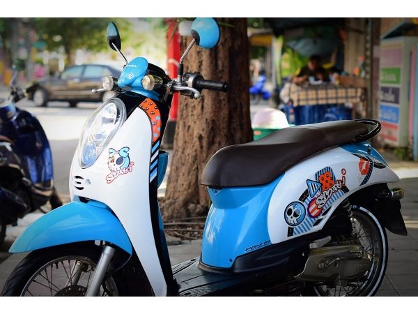 scoopy i สีฟ้าขาว โอนฟรี มีเล่มเอกสารครบ รูปที่ 2