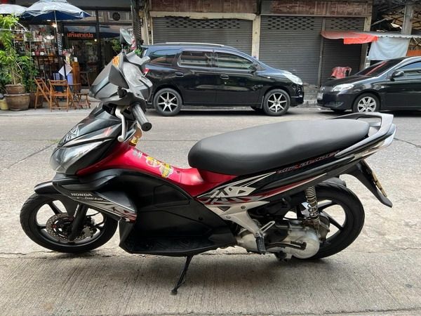 ขาย Honda Airblade ตัวท็อป ล้อแม็ก คอมบายเบรค สวยหรู เครื่องเยี่ยม ราคา 14000 บาท รูปที่ 2